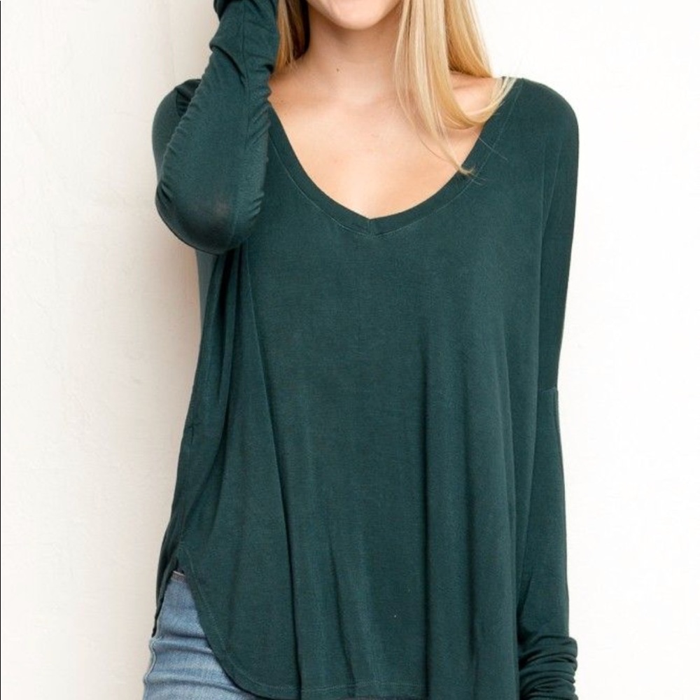 brandy melville v neck dark green flowy ivory top